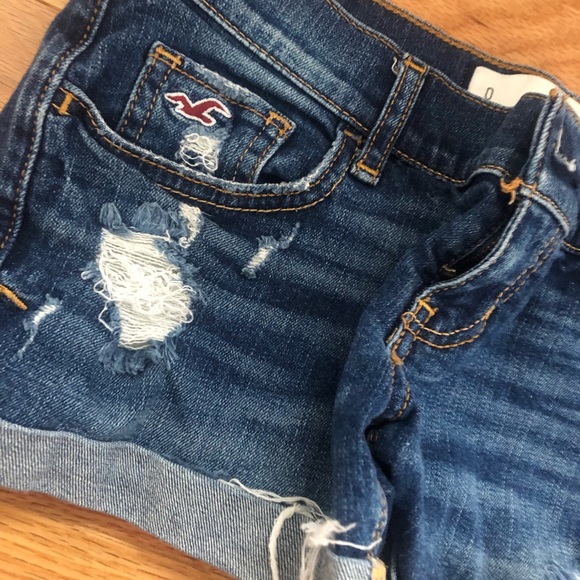 Hollister Low-Rise demin shorts - Picture 4 of 6